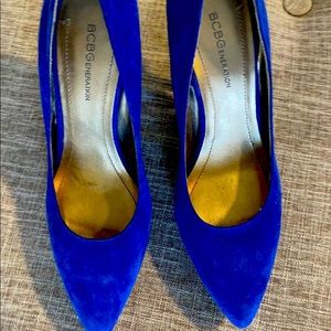 BCBG PUMPS